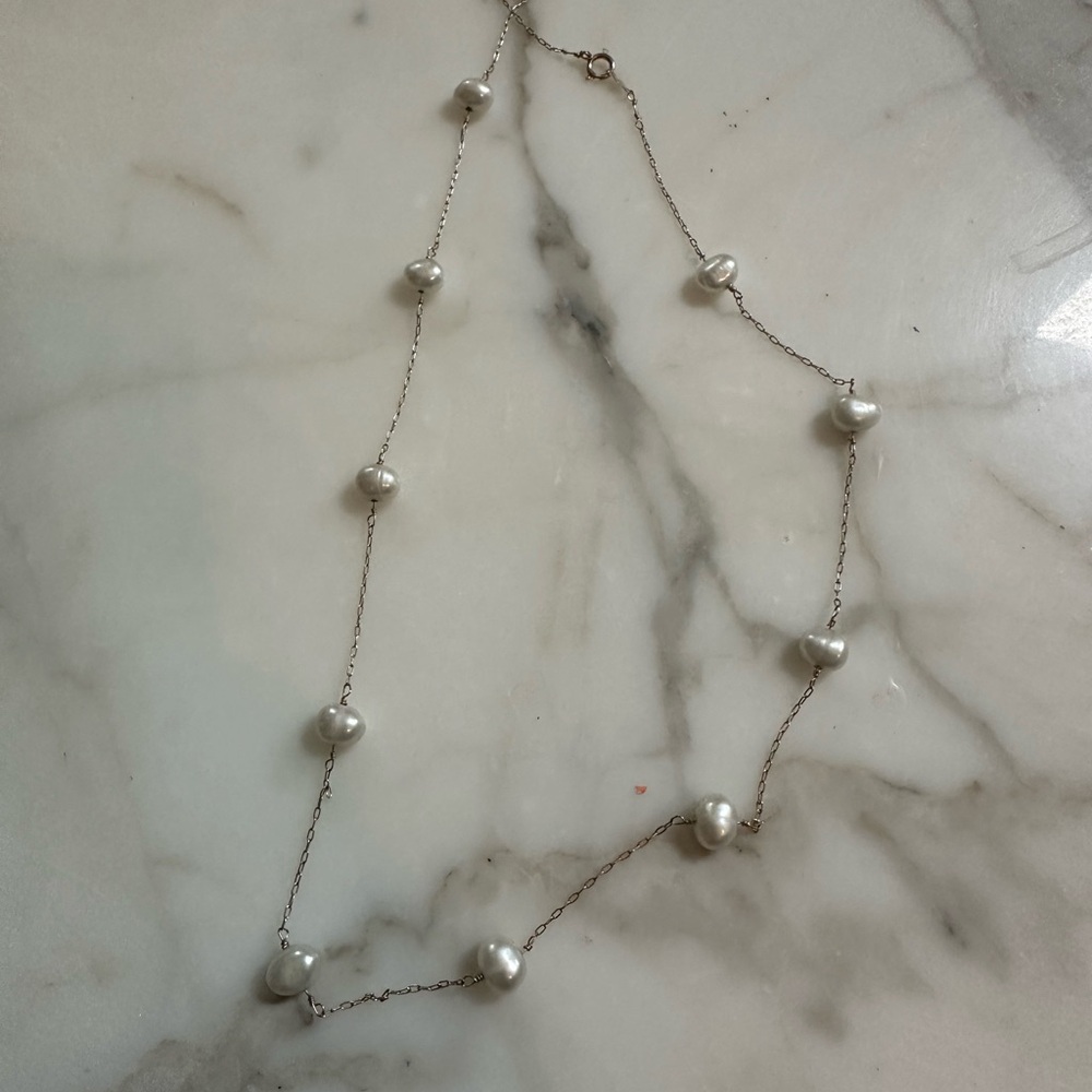 14 K freshwater pearl necklace